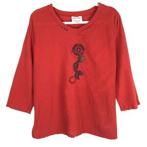 NU VIEWS Textured Artisan Top Sz M Red Boho V-Neck 3/4 Sleeve Abstract Applique